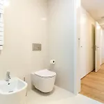 Apartament Afurada Riverfront 2br By Lovelystay *