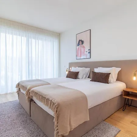 Afurada Riverfront 2br By Lovelystay Apartment *