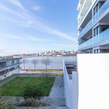 Afurada Riverfront 2br By Lovelystay