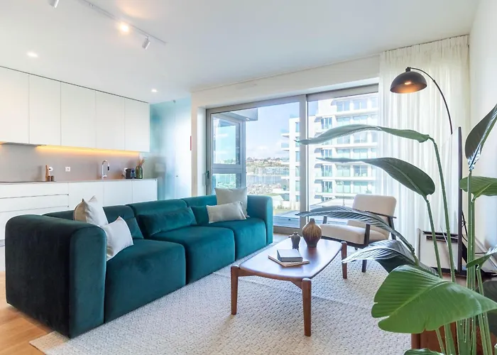 Afurada Riverfront 2br By Lovelystay Apartment