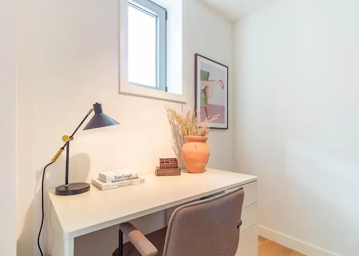 Afurada Riverfront 2br By Lovelystay